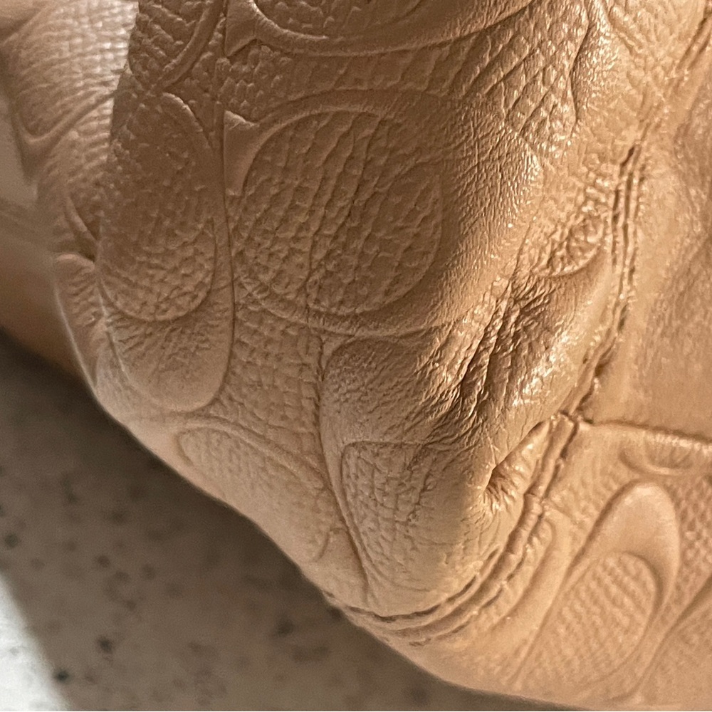 Coach Lexy in Signature Smooth Leather - Picture 11 of 15